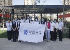 品味端午習(xí)俗 傳承民俗文化--聽典故、包粽子、畫彩蛋、編五彩繩、送香包